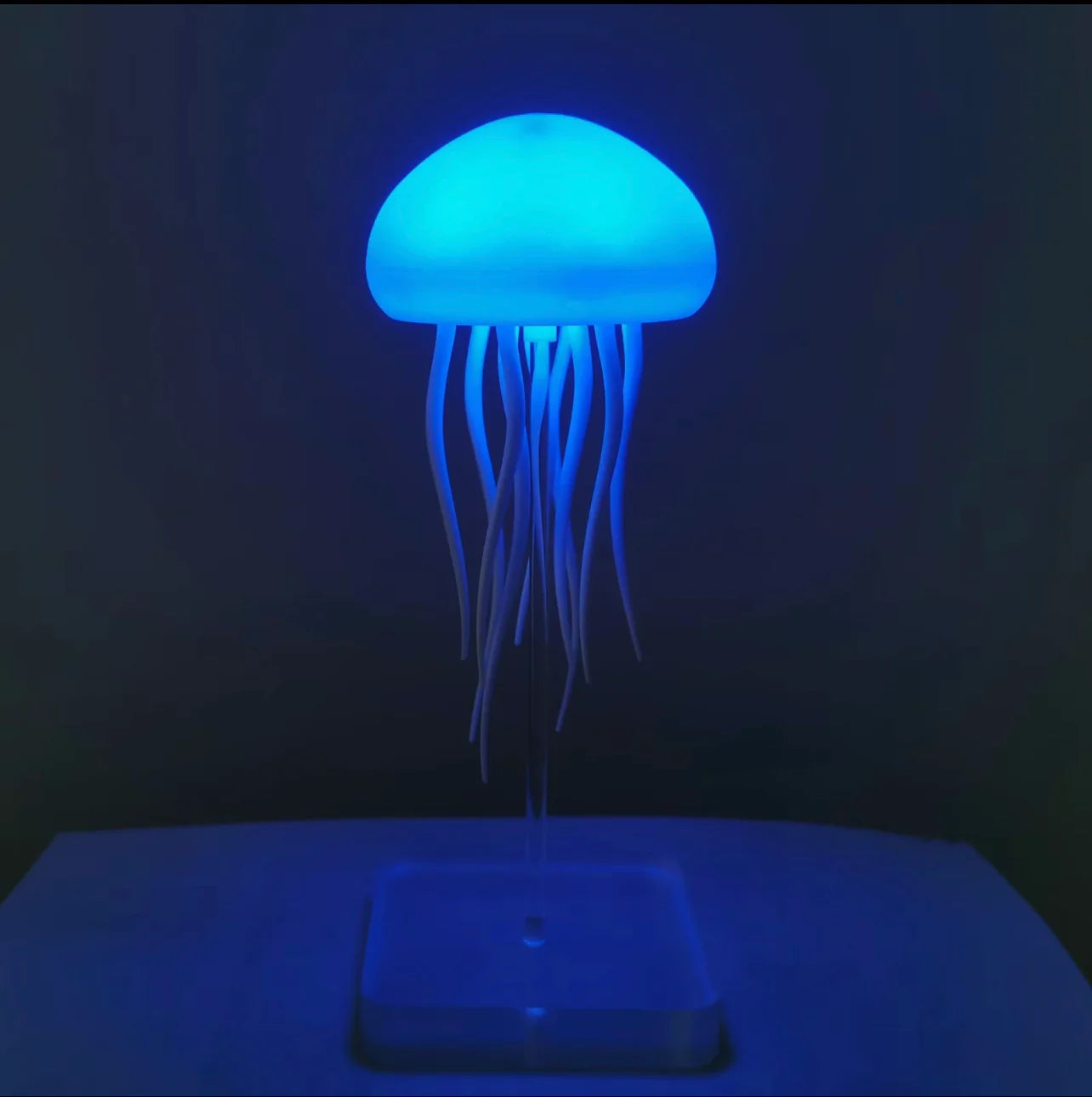 Enchanting Jellyfish Night Light – Mesmerizing RGB Glow, Voice-Controlled, & Rechargeable!