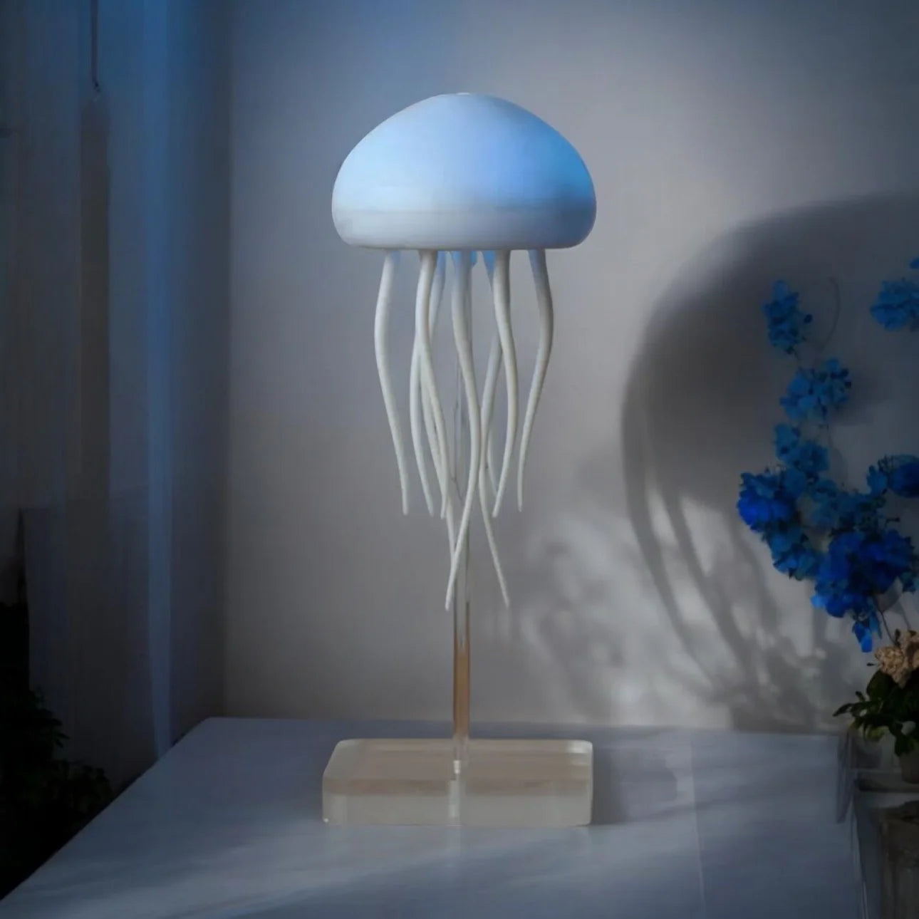 Enchanting Jellyfish Night Light – Mesmerizing RGB Glow, Voice-Controlled, & Rechargeable!