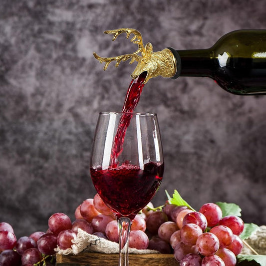 Elegant Zinc Alloy Deer Head Wine Pourer – Stylish Aerator & Bottle Stopper for Wine Lovers!